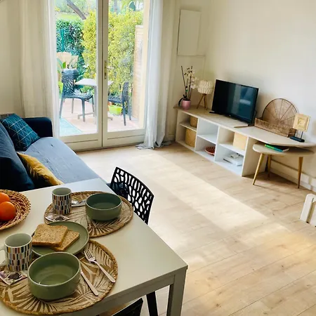 Maison De Vacance Joy Avec Piscine